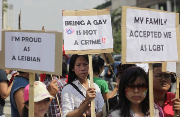 Indonesia chủ trương kỳ thị, cộng đồng LGBT sống trong sợ hãi vì bị tấn công - Ảnh 1.