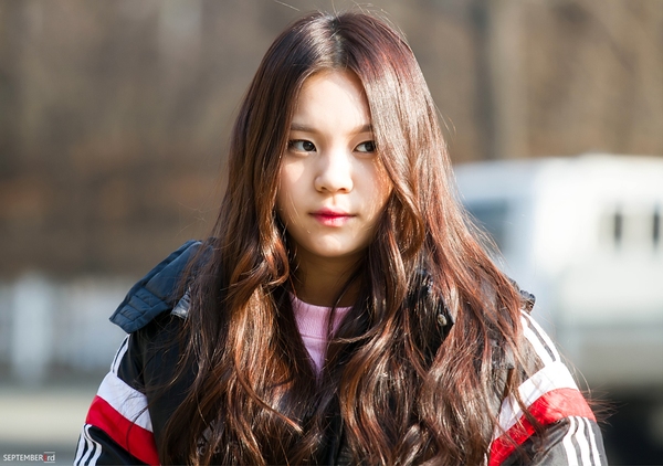 Eunji (A Pink) và Yoseob (B2ST) bất ngờ bị điểm tên trong danh sách thần tượng xấu xí nhất Kpop - Ảnh 15.