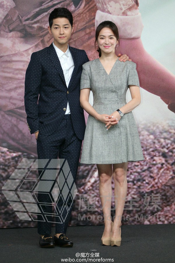 Song Hye Kyo - Song Joong Ki cười tít mắt, tình tứ tại họp báo Hồng Kông - Ảnh 12.