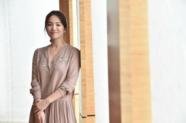 Song Hye Kyo - Song Joong Ki đẹp lung linh như đôi tình nhân ở Hồng Kông - Ảnh 19.