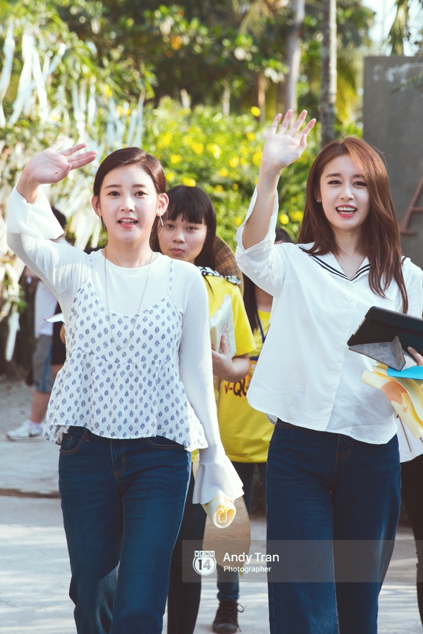 M&ecirc; mẩn với vẻ đẹp của 2 mỹ nh&acirc;n T-ara trong t&agrave; &aacute;o d&agrave;i Việt Nam - Ảnh 1.