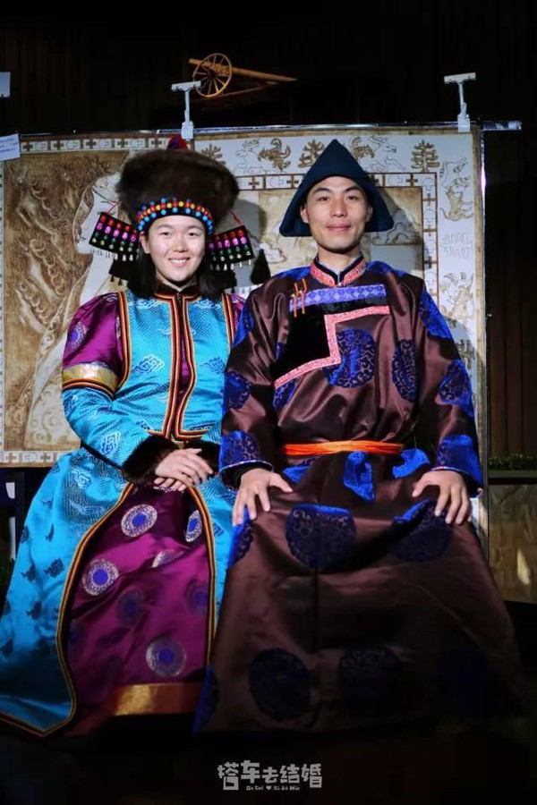 Cặp đôi trẻ cùng xin nghỉ việc để có thời gian đi chụp ảnh cưới vòng quanh Trung Quốc - Ảnh 11.