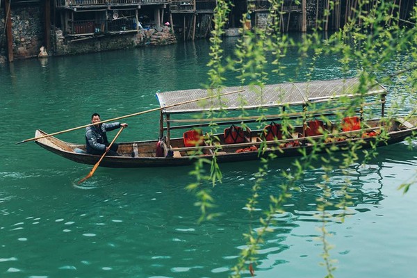 Bộ ảnh này sẽ khiến bạn quyết tâm ghé thăm Phượng hoàng cổ trấn một lần - Ảnh 12.