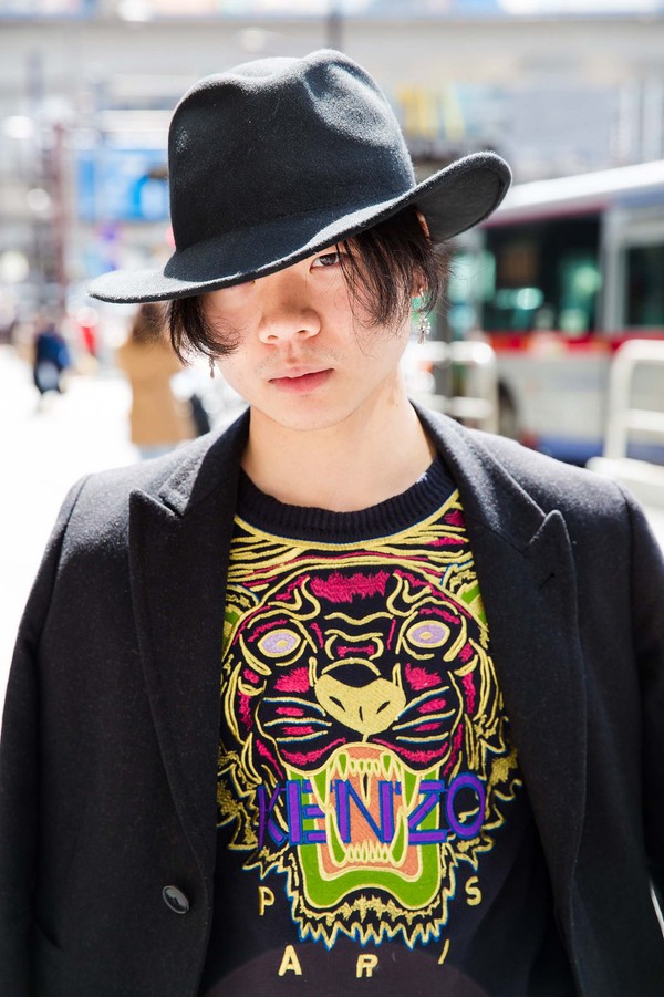 Street style Tuần lễ thời trang Tokyo: Con gái càng quái, con trai càng cool - Ảnh 23.