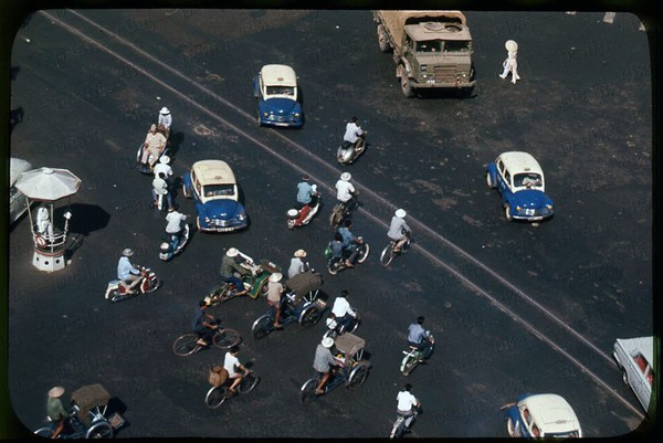 Có một Sài Gòn từng thanh lịch, duyên dáng và sành điệu như thế này ở những năm 60! - Ảnh 3.
