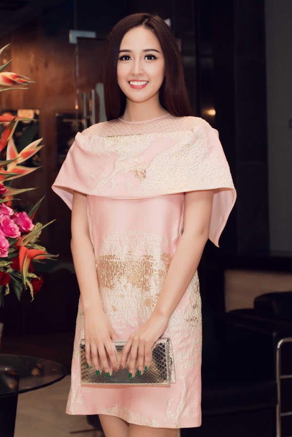 &Aacute; hậu Huyền My đọ vẻ gợi cảm c&ugrave;ng Hoa hậu Jennifer trong sự kiện - Ảnh 6.
