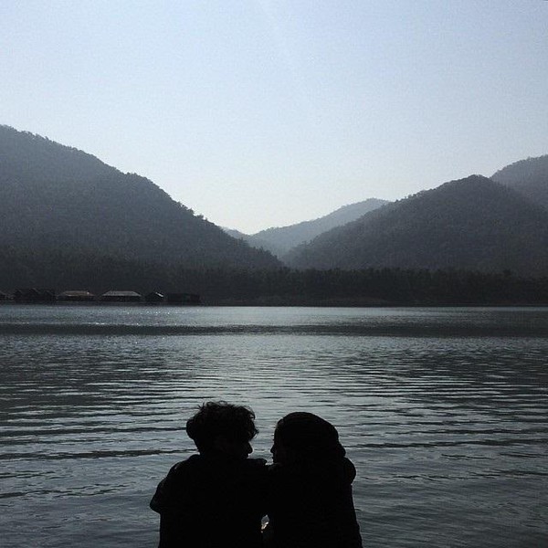 Đ&acirc;y ch&iacute;nh l&agrave; người y&ecirc;u ngo&agrave;i đời si&ecirc;u ngầu của Lee trong T&igrave;nh y&ecirc;u kh&ocirc;ng c&oacute; lỗi, lỗi ở bạn th&acirc;n - Ảnh 13.