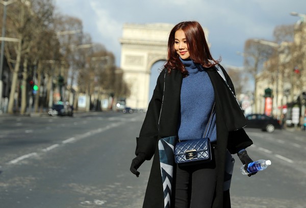 Nh&igrave;n lại cuộc h&agrave;nh tr&igrave;nh của Thanh Hằng, Harry Lu v&agrave; Huỳnh Long Ẩn tại Tuần lễ Thời trang Paris - Ảnh 2.