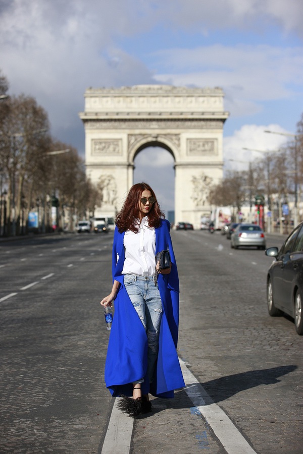 Thanh Hằng & Harry Lu khoe street style cực chất tr&ecirc;n đường phố Paris - Ảnh 2.