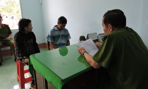 Đi ch&ugrave;a, 14 người trong x&oacute;m bị xe t&ocirc;ng thương vong - Ảnh 2.