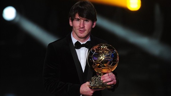 Rò rỉ bộ trang phục Messi có thể mặc ở Gala Quả bóng vàng 2015 - Ảnh 5.