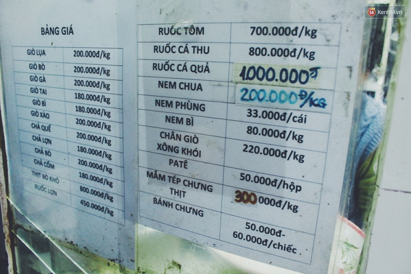 Cuối tuần, người H&agrave; Nội h&aacute;o hức xếp h&agrave;ng mua gi&ograve; chả, b&aacute;nh chưng c&uacute;ng &ocirc;ng C&ocirc;ng, &ocirc;ng T&aacute;o - Ảnh 9.