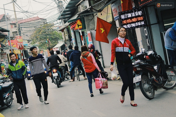 Sinh vi&ecirc;n H&agrave; Nội h&aacute;o hức trở lại trường sau kỳ nghỉ Tết Nguy&ecirc;n đ&aacute;n - Ảnh 7.