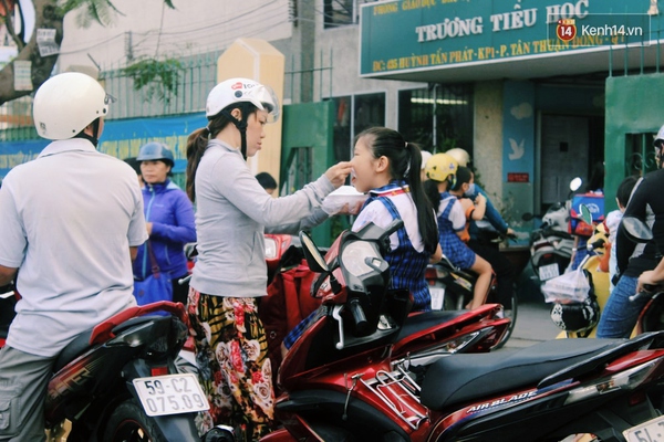 Sài Gòn trở lại nhịp sống hối hả trong ngày đi làm đầu tiên của năm mới - Ảnh 5.