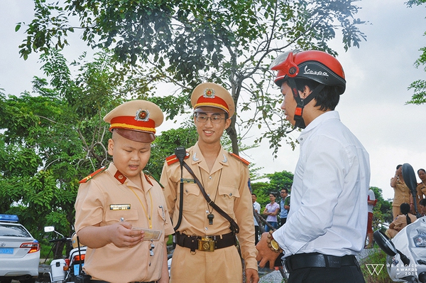 Chuyện về anh CSGT Đà Nẵng bỏ tiền túi để đóng phạt cho người phụ nữ nghèo - Ảnh 4.