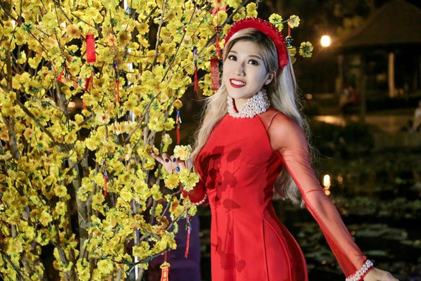 Trang Ph&aacute;p xinh đẹp, đằm thắm khi diện &aacute;o d&agrave;i quay MV mới - Ảnh 13.