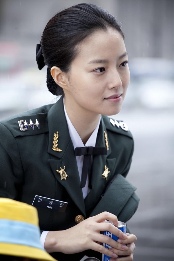 Còn hàng chục quân nhân bụi bặm của màn ảnh Hàn “hơn đứt” Song Joong Ki - Ảnh 27.