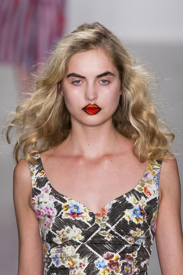 5 xu hướng l&agrave;m đẹp khủng khiếp nhất runway 2015 - Ảnh 5.