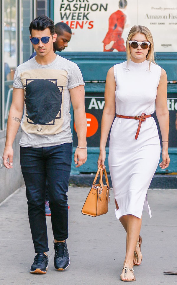 Street style thay đổi của Gigi Hadid qua mỗi đời bạn trai hot boy - Ảnh 10.