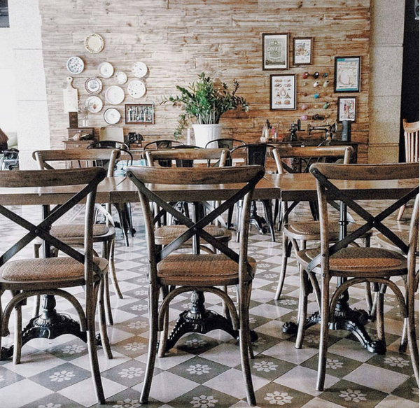 H&agrave; Nội: Muốn chụp ảnh nền gạch hoa vintage? Cứ đến những qu&aacute;n cafe n&agrave;y - Ảnh 11.