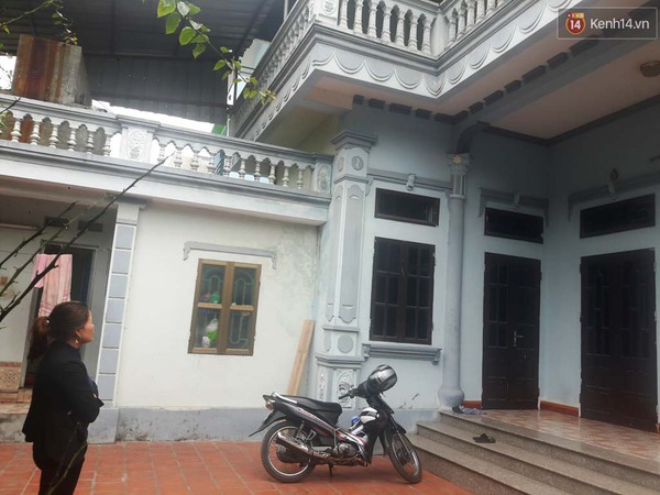 Vụ nữ sinh bị bạn trai đẩy từ tầng 2 xuống đất tử vong: Nước mắt đớn đau của hai người mẹ - Ảnh 4.