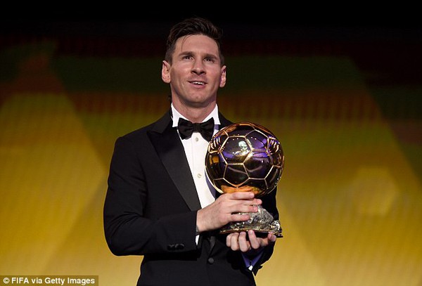 Adidas tặng Messi giày thửa tuyệt đẹp mừng Quả bóng vàng FIFA - Ảnh 1.