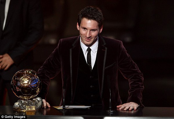 Lionel Messi: Đẳng cấp không so bằng áo quần hay gu thẩm mỹ - Ảnh 2.