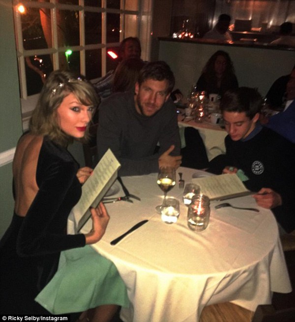 Taylor Swift xinh đẹp, gợi cảm hẹn h&ograve; ăn tối c&ugrave;ng Calvin Harris - Ảnh 5.