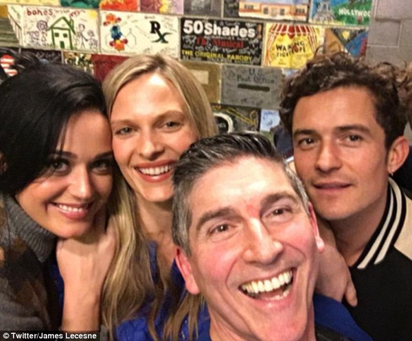 Katy Perry và Orlando Bloom nắm tay hẹn hò đi ăn tối - Ảnh 7.