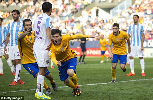 Messi chinh phục Malaga bằng siêu phẩm và hành động đẹp - Ảnh 1.