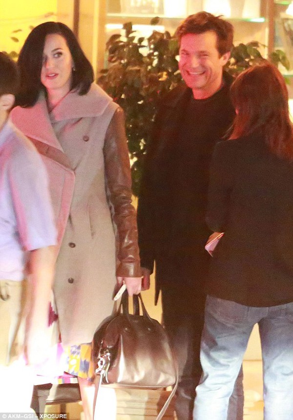 Katy Perry và Orlando Bloom nắm tay hẹn hò đi ăn tối - Ảnh 3.