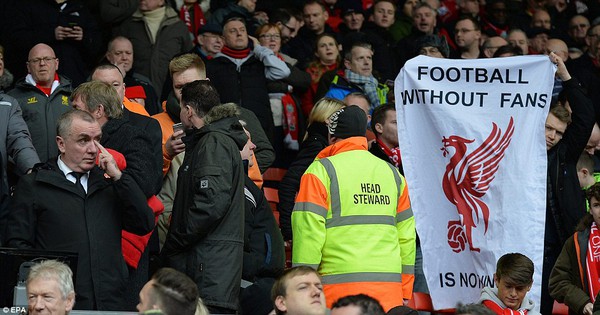 Liverpool tăng giá vé, fan bỏ dở trận đấu giữa chừng đi biểu tình - Ảnh 6.