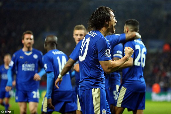 Tranh c&atilde;i quanh b&agrave;n thắng c&oacute; thể l&agrave; bước ngoặt đưa Leicester City đến ng&ocirc;i v&ocirc; địch - Ảnh 2.