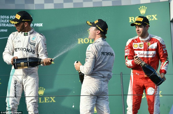 Dính tai nạn kinh hoàng trên đường đua, Alonso vẫn hạnh phúc vì... không chết - Ảnh 13.
