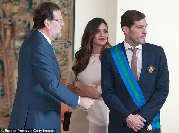 Casillas bí mật cưới cô phóng viên xinh đẹp Sara Carbonero - Ảnh 1.