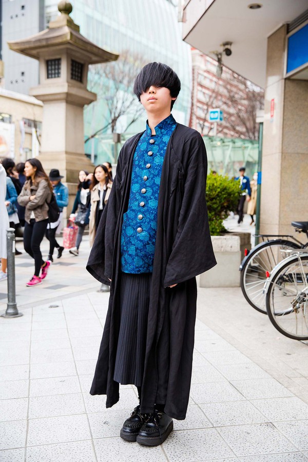 Street style Tuần lễ thời trang Tokyo: Con gái càng quái, con trai càng cool - Ảnh 30.