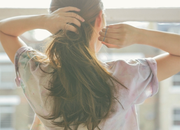 5 tips không thể bỏ qua giúp bạn khắc phục vấn đề về tóc trong mùa đông - Ảnh 4.