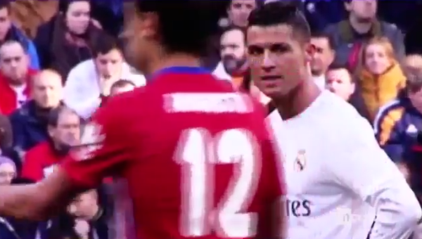 Gương mặt hằn học đáng sợ của Ronaldo khi đội nhà bị thủng lưới - Ảnh 4.