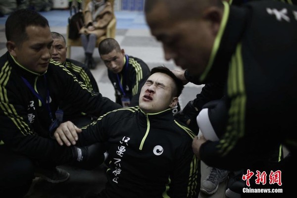 Chùm ảnh: Khóa đào tạo vệ sĩ khắc nghiệt trong 28 ngày ở Trung Quốc - Ảnh 7.