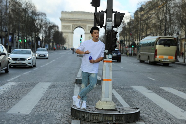 Thanh Hằng & Harry Lu khoe street style cực chất tr&ecirc;n đường phố Paris - Ảnh 6.