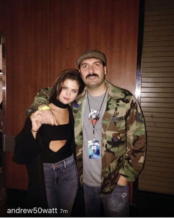 Selena Gomez bị ph&aacute;t hiện đến xem Justin Bieber biểu diễn - Ảnh 5.