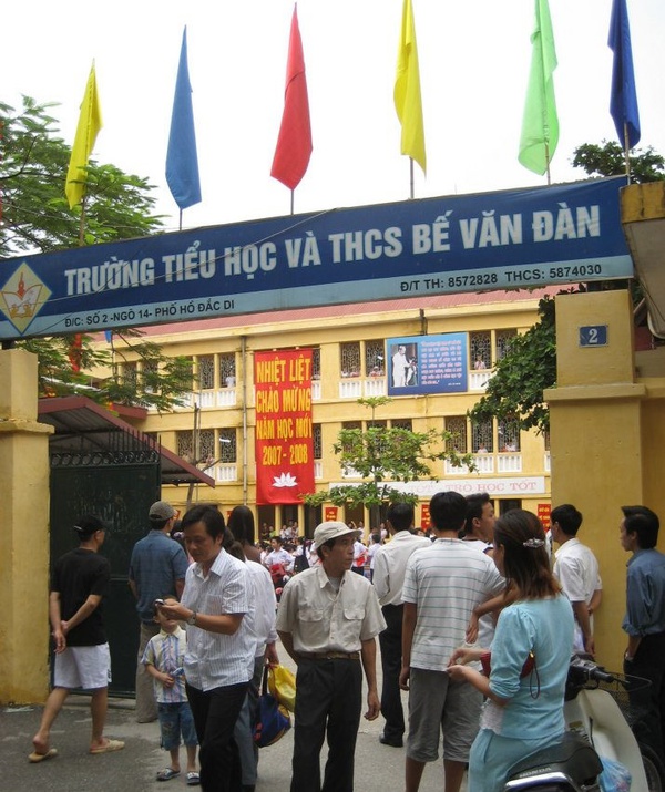 4 em học sinh tiểu học ở Hà Nội mất tích sau khi lên xe buýt - Ảnh 2.