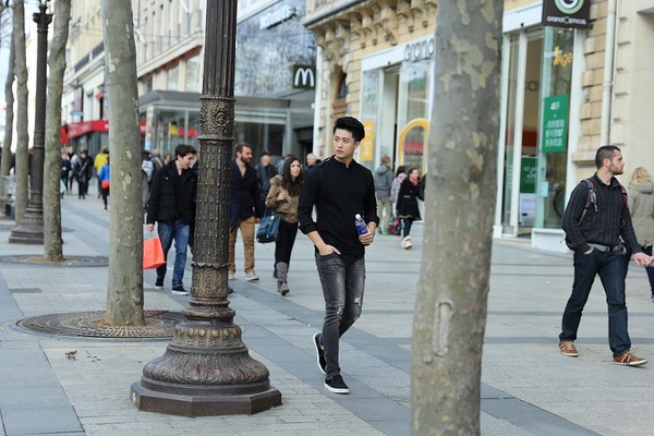 Nh&igrave;n lại cuộc h&agrave;nh tr&igrave;nh của Thanh Hằng, Harry Lu v&agrave; Huỳnh Long Ẩn tại Tuần lễ Thời trang Paris - Ảnh 4.