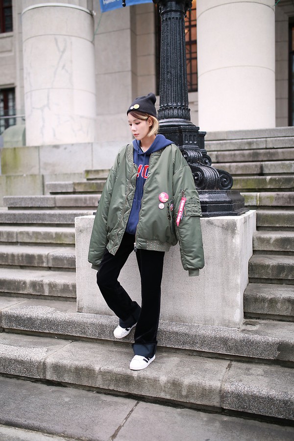 Street style thế giới: Năng động, trẻ trung v&agrave; si&ecirc;u cuốn h&uacute;t - Ảnh 5.