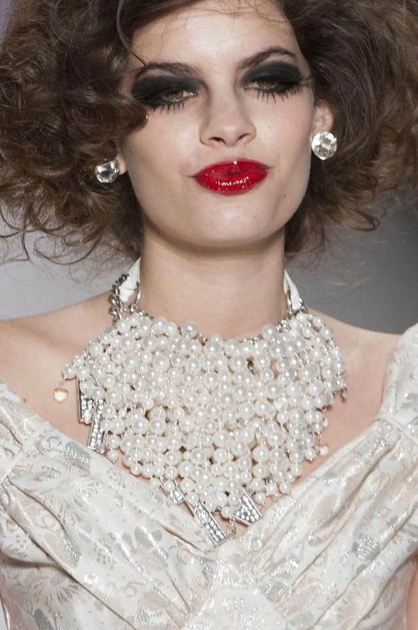 5 xu hướng l&agrave;m đẹp khủng khiếp nhất runway 2015 - Ảnh 11.