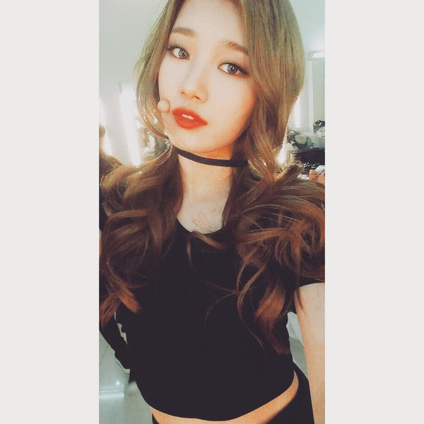 Suzy g&acirc;y sốt với loạt ảnh selfie trang điểm, khẳng định danh hiệu nữ thần - Ảnh 7.