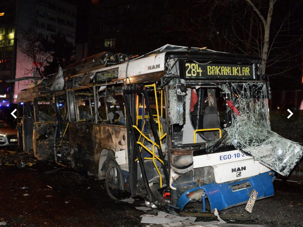 Hiện trường đẫm máu vụ đánh bom rung chuyển thủ đô Thổ Nhĩ Kỳ khiến 159 người thương vong - Ảnh 6.