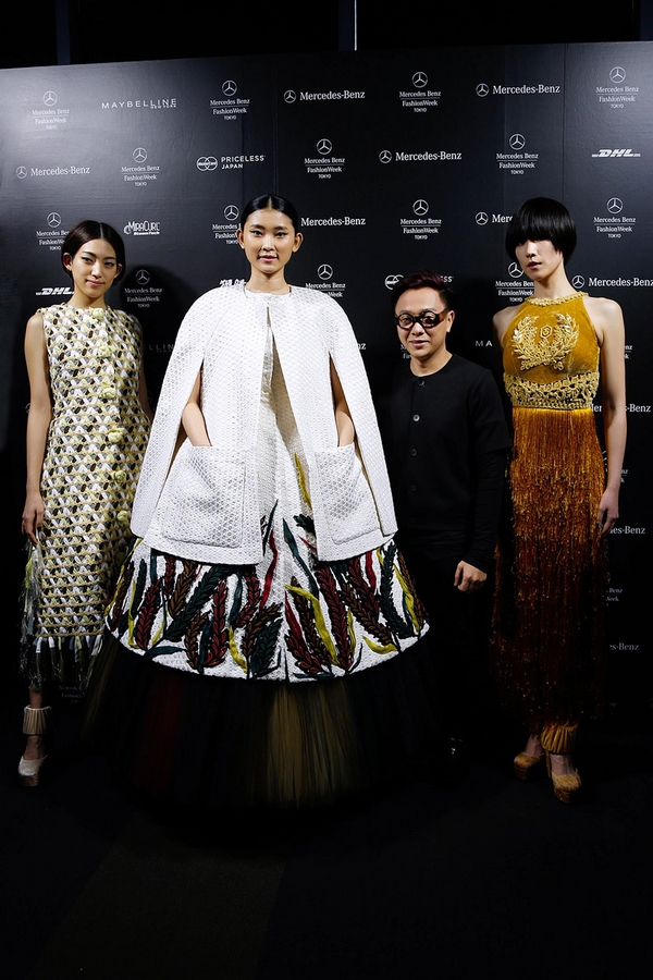 Hà Hồ diện cây đen đến ủng hộ Công Trí tại Tokyo Fashion Week - Ảnh 7.