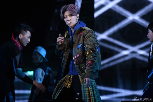 Lộc Hàm xúc động đến rơi lệ trong concert đầu tiên của sự nghiệp solo - Ảnh 15.
