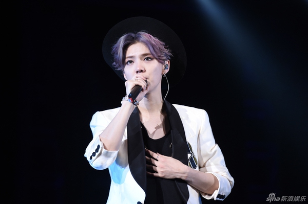 Lộc Hàm xúc động đến rơi lệ trong concert đầu tiên của sự nghiệp solo - Ảnh 19.